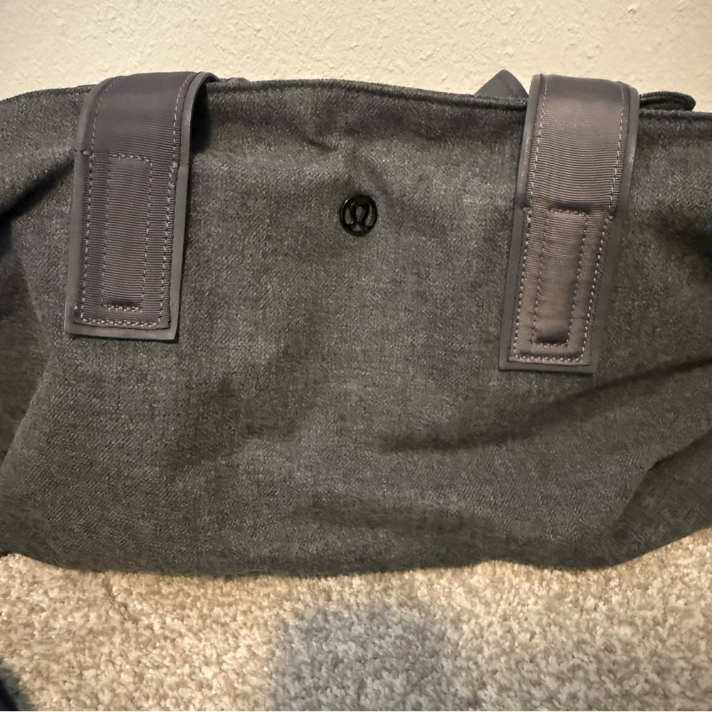 Lululemon Go Getter duffle/weekender bag